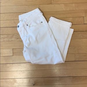 Levis White Capris